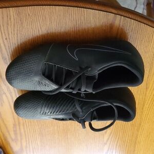 Nike women's phantom soccer cleats